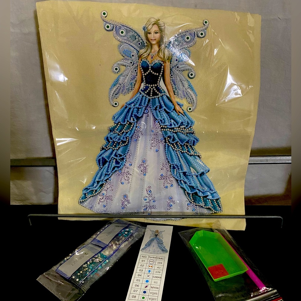 Diamond Daze Tote Bag with everything you need to complete it